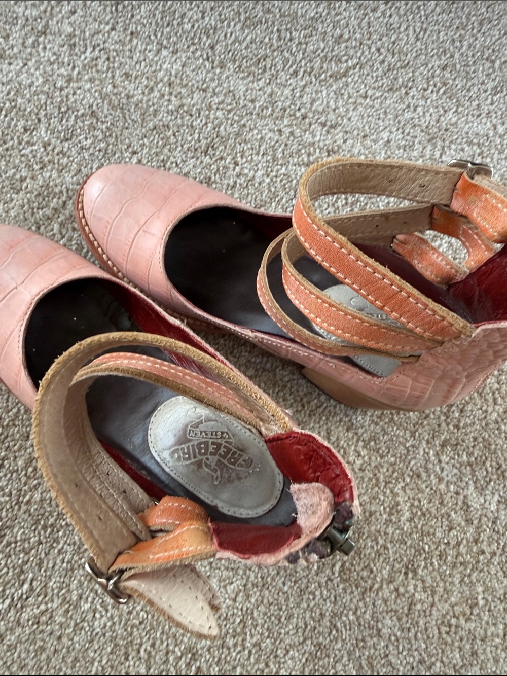 Freebird pink crocodile heeled with straps - Picture 7 of 8